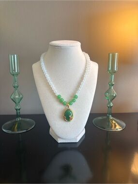Vintage White & Green Jade Style Beaded Pendant Necklace